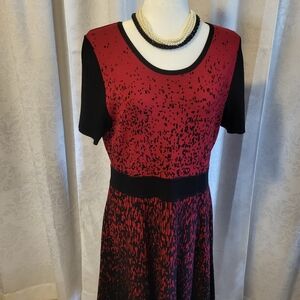 NWT Carmen Marc Valvo Women Short sleeve Sweater Dress, Size XL, Black and Red